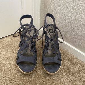 Women’s guess wedges